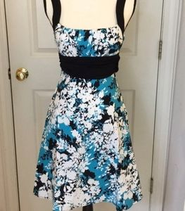 B smart floral dress